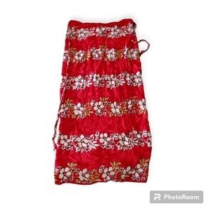 Women's red Hawaiian print Magic wrap skirt. Size medium
